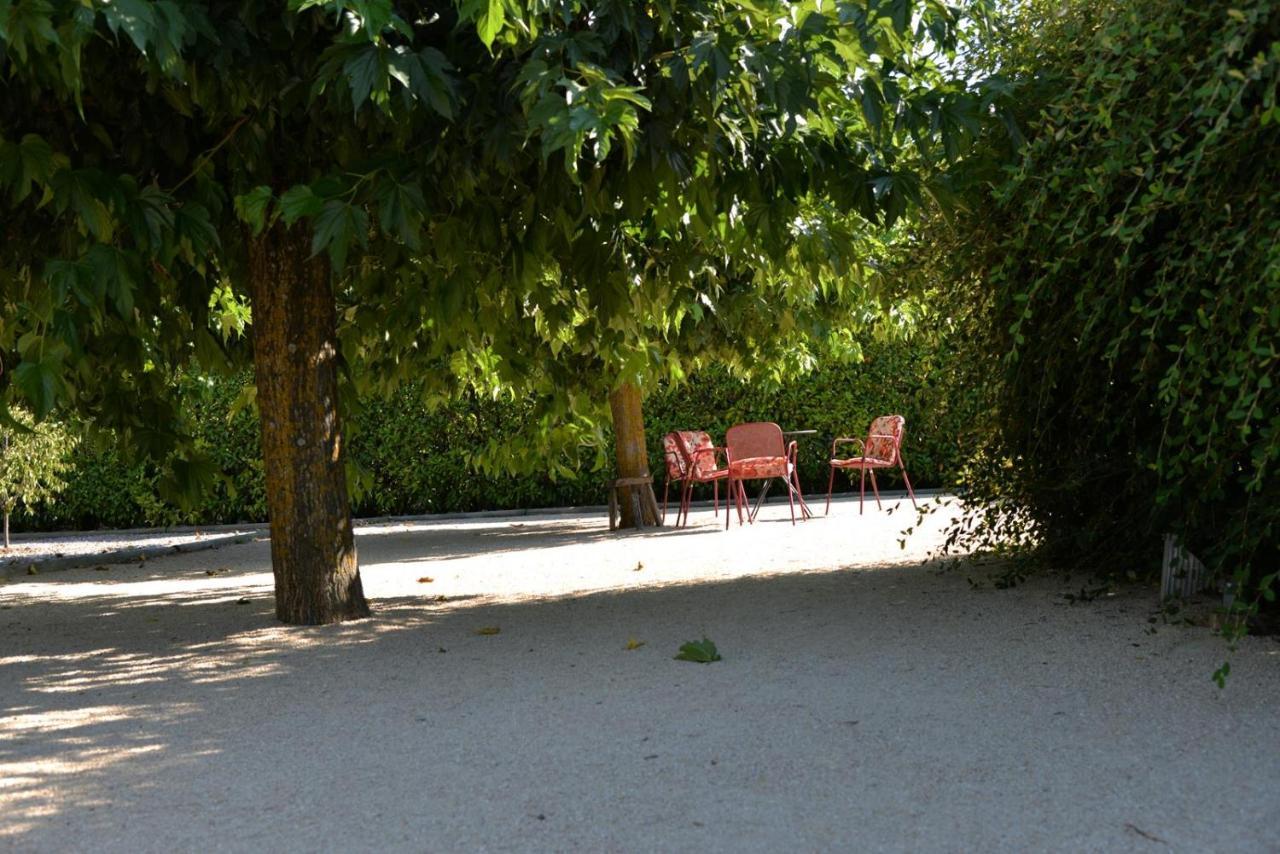 Domaine Des Ecureuils Bed & Breakfast Carpentras Luaran gambar
